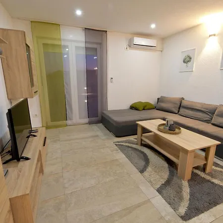 Holiday home Luka Mit Pool, Gelegen In Pula